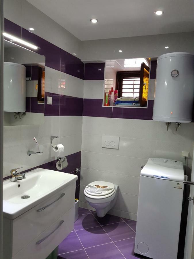 Room Petra In Centertown 塞尼 外观 照片